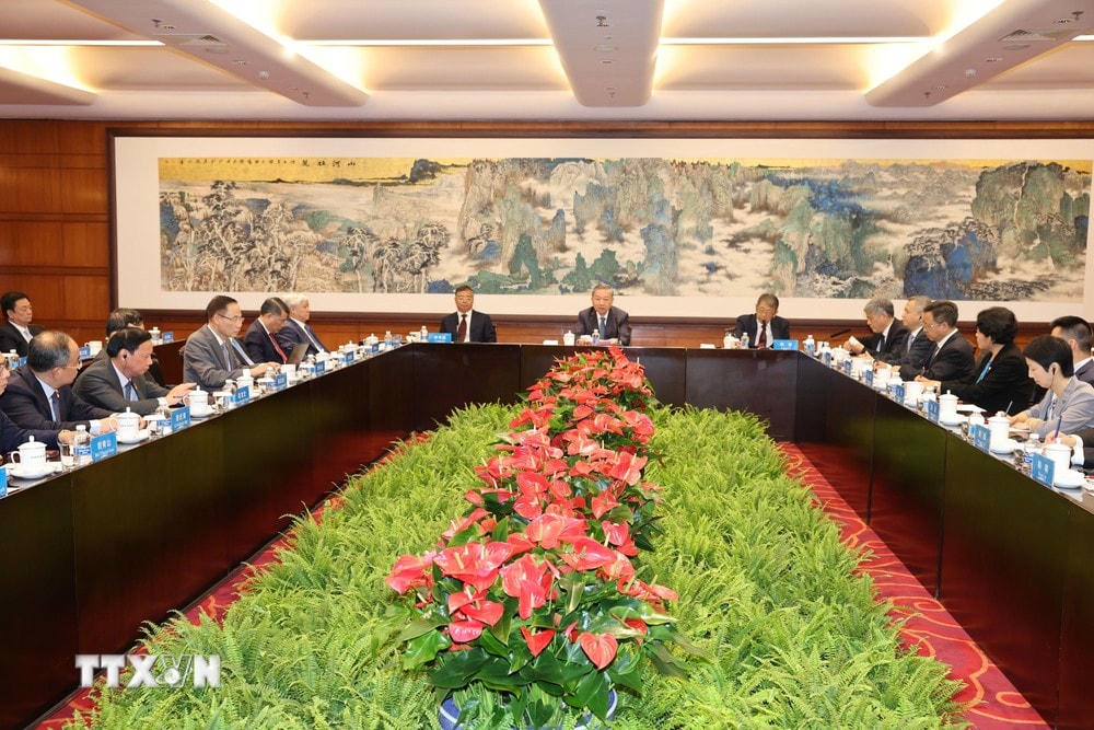 Tổng Bí thư, Chủ tịch nước Tô Lâm làm việc với lãnh đạo Trường Đảng Trung ương Đảng Cộng sản Trung Quốc. (Ảnh: Trí Dũng/TTXVN) TTXVN_2008Tongbithu5.jpg