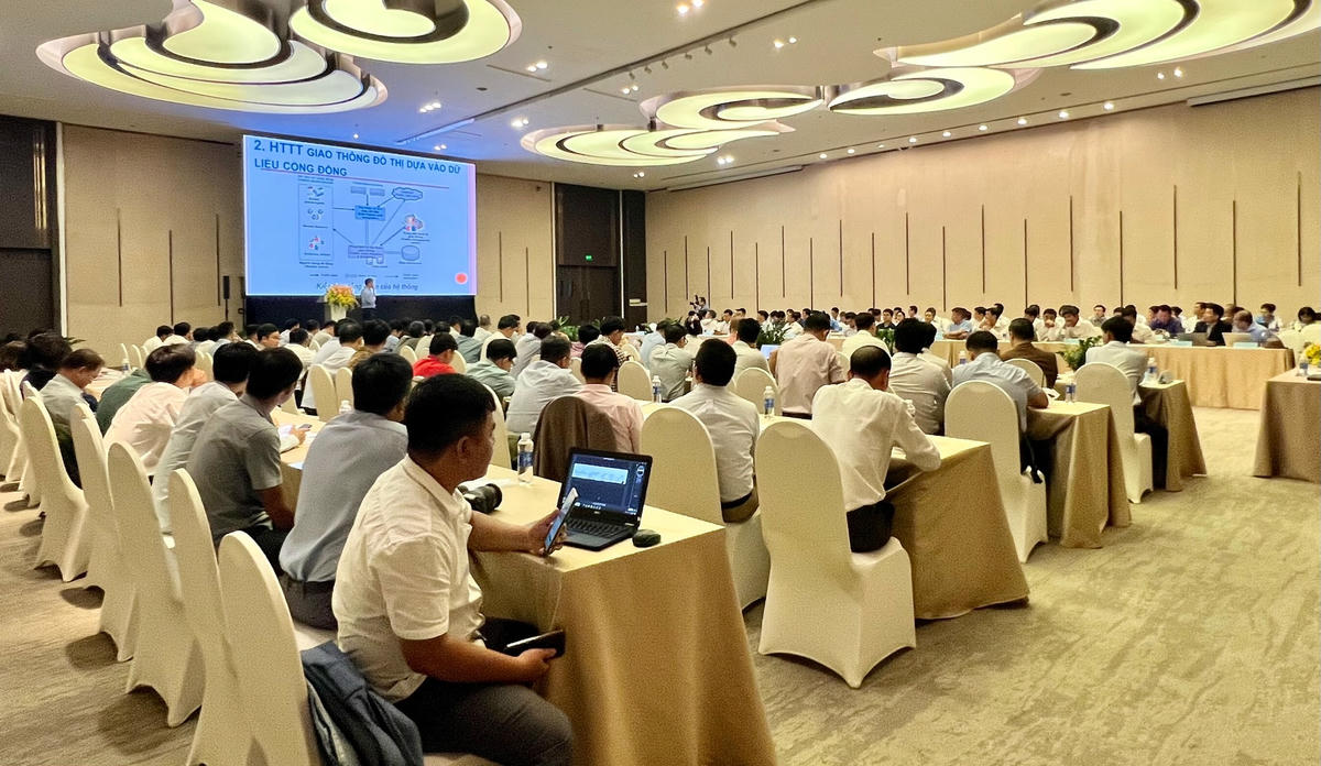 Hội nghị chia sẻ kinh nghiệm về “giải pháp thu thập và phân tích dữ liệu lớn trong lĩnh vực giao thông vận tải”.