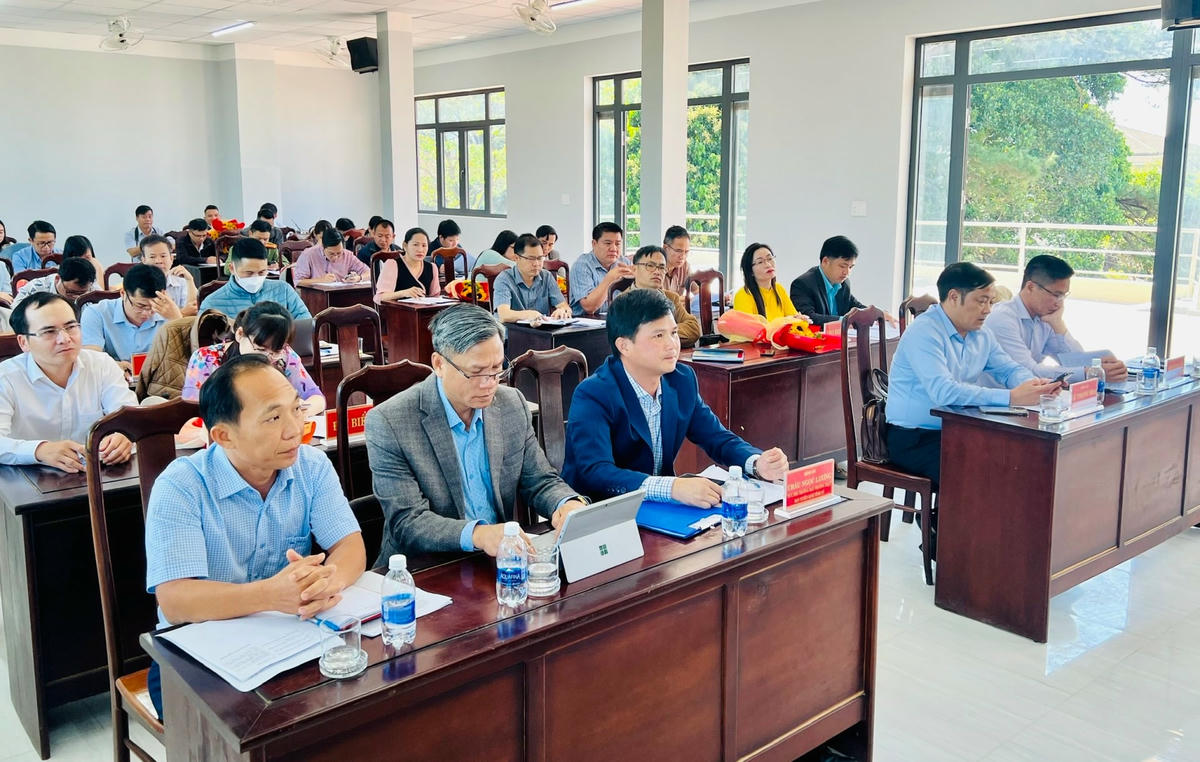 Các đại biểu về dự Hội nghị.