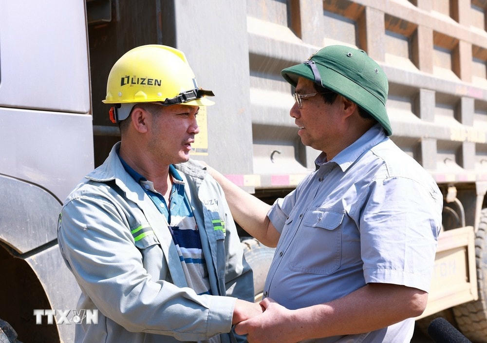 ttxvn_thu tuong tham du an giao thong.jpg