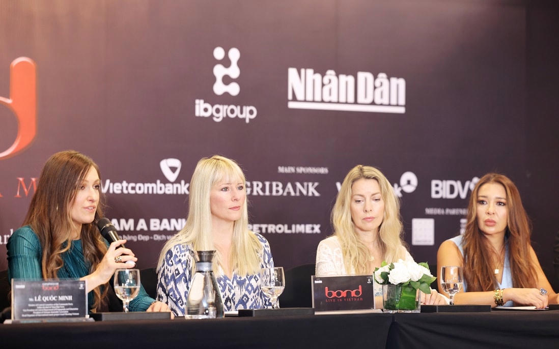 Tứ tấu huyền thoại Bond sẽ mặc áo dài chơi đàn dây