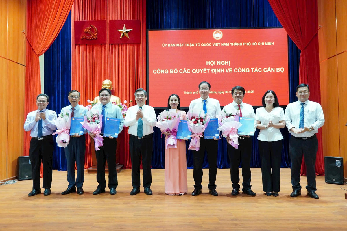 Người đứng đầu các tổ chức chính trị - xã hội làm trưởng các ban công tác Đoàn, phu nữ, công đoàn, nông dân, cựu chiến binh