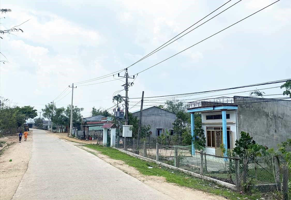 Diện mạo các thôn, làng vùng đồng bào DTTS huyện Sa Thầy đổi thay nhờ nguồn lực đầu tư từ Chương trình MTQG 1719. Ảnh: baodantoc.vn