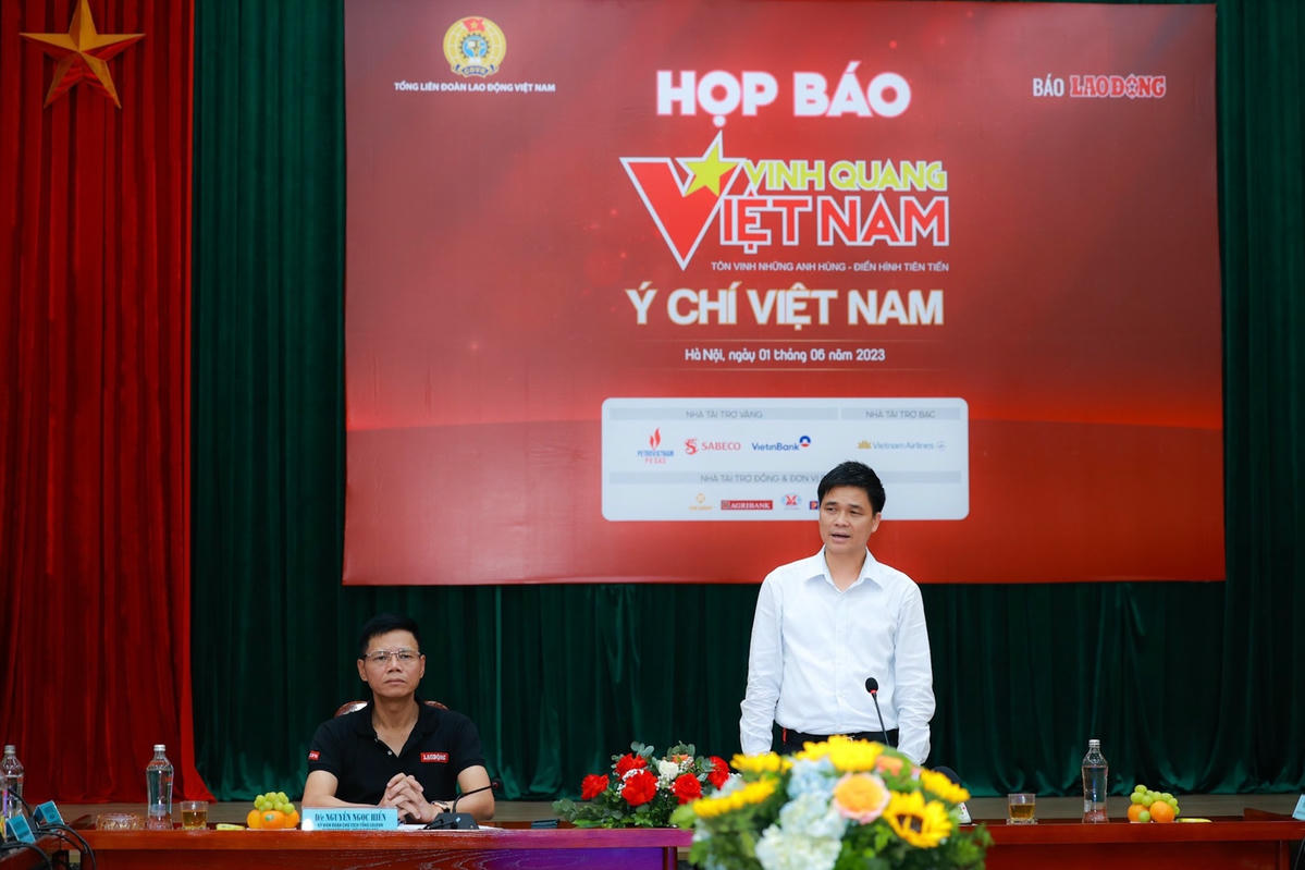 Ông Ngọ Duy Hiểu, Phó Chủ tịch Tổng Liên đoàn Lao động Việt Nam phát biểu tại buổi họp báo.