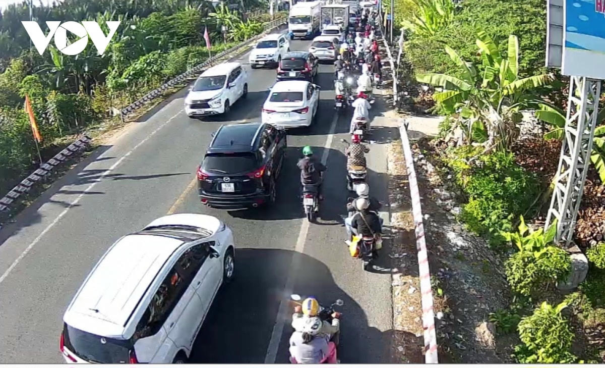 tram thu phi bot cau rach mieu 4 lan xa tram de tranh ket xe keo dai hinh anh 2