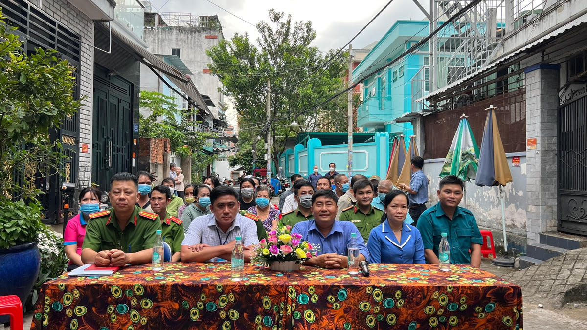 Đại diện các cấp chính quyền tham dự buổi lễ.