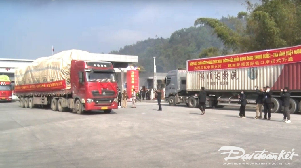 Tổng kim ngạch xuất, nhập khẩu hàng hóa đạt gần 277 tỷ USD trong 4 tháng đầu năm ddk