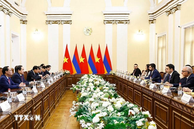Chủ tịch Quốc hội Trần Thanh Mẫn hội đàm với Chủ tịch Quốc hội Armenia Alen Simonyan. (Ảnh: Doãn Tấn/TTXVN) ttxvn-chu-tich-quoc-hoi-tran-thanh-man-hoi-dam-voi-chu-tich-quoc-hoi-armenia-alen-simonyan-0304-8.jpg