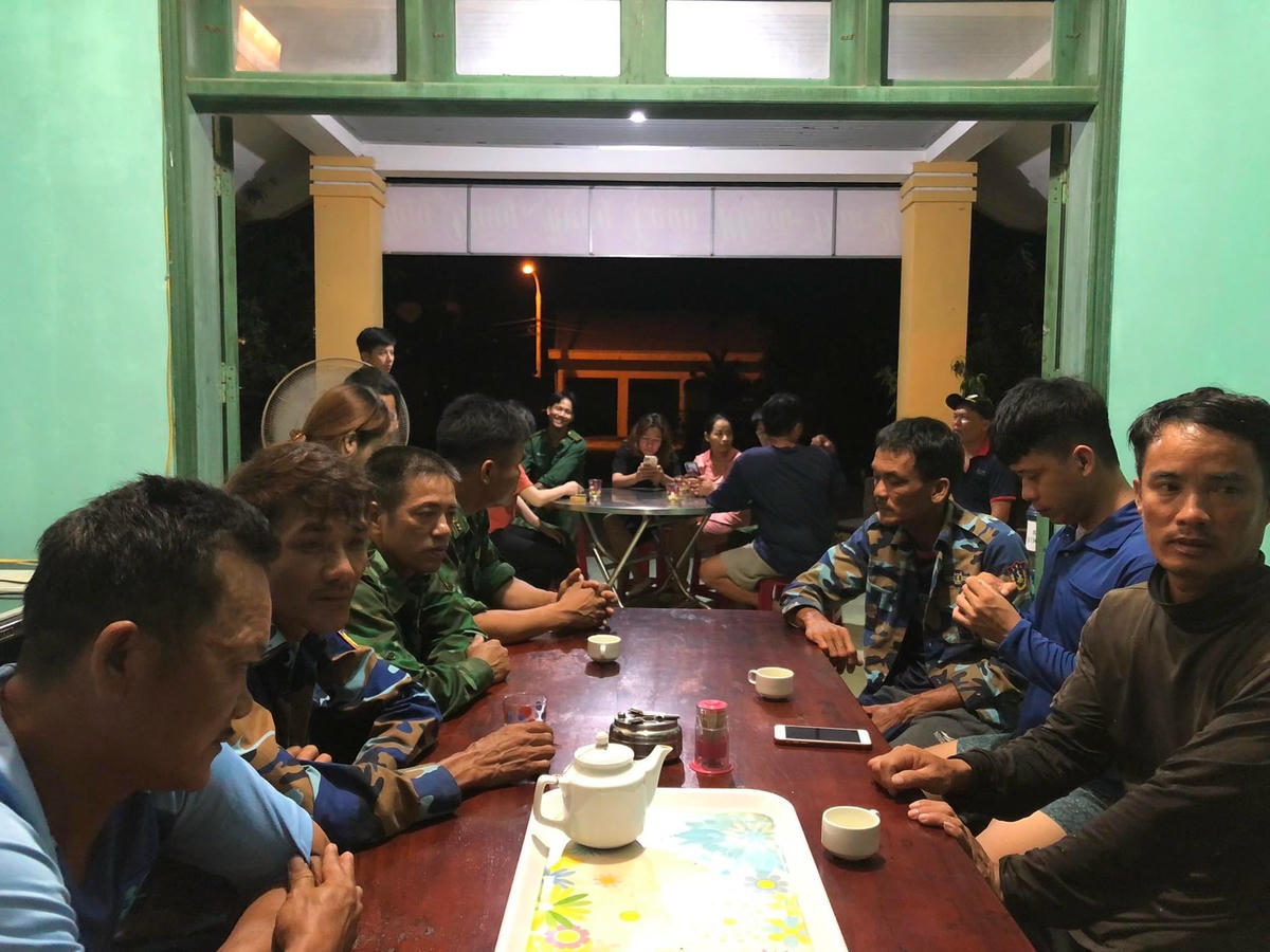 Các thuyền viên đã được ứng cứu và đưa vào bờ an toàn.