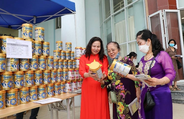 Vinamilk Sure Prevent Gold mang đến các giải pháp dinh dưỡng toàn diện cho người cao tuổi.