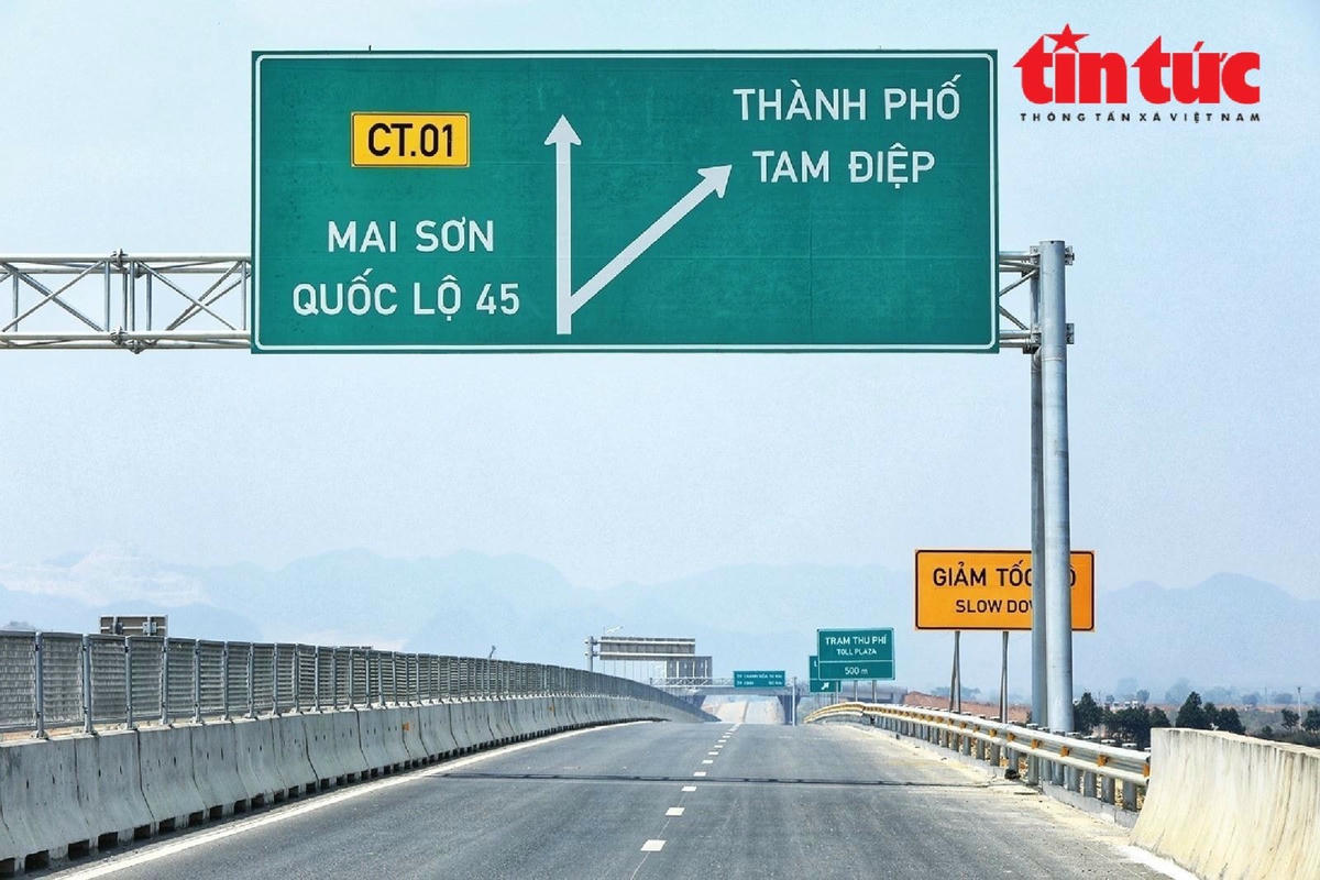 Hệ thống biển báo, giải phân cách cứng, hàng rào hộ la trên tuyến cao tốc Mai Sơn - QL45 đã hoàn thành. 