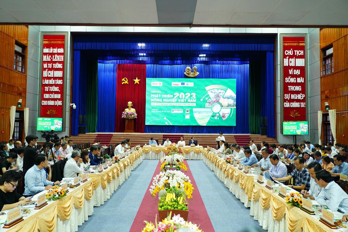 Toàn cảnh Diễn đàn.