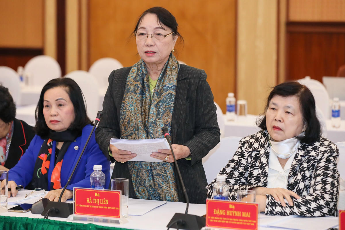 Bà Hà Thị Liên phát biểu tại hội nghị. (Ảnh: Quang Vinh)