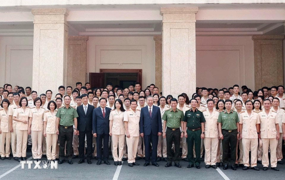 Tổng Bí thư Tô Lâm và các đại biểu. (Ảnh: Thống Nhất/TTXVN)