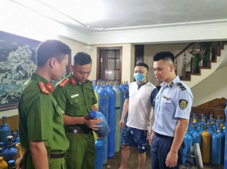 Tại thời điểm kiểm tra, Trần Quốc Anh không xuất trình được hóa đơn chứng từ hợp pháp.