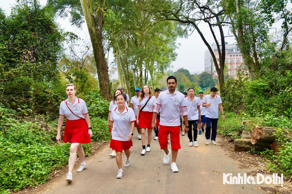 Sự kiện “Đi bộ vì Con người và Hành tinh” góp phần khuyến khích cộng đồng, đặc biệt là thanh niên, thực hiện các hành động xanh giảm phát thải bảo vệ tương lai. Đi bộ được xem là giải pháp đơn giản nhưng hiệu quả trong việc cắt giảm khí thải nhà kính.