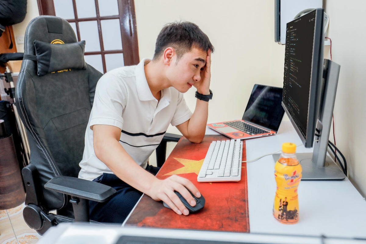 Deadline bàn giao kết quả công việc quý đầu tiên đặt áp lực lên nhiều nhân viên.