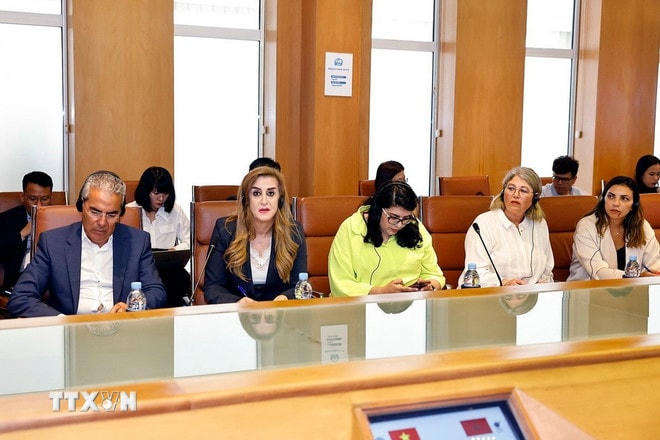 Đại biểu Maroc dự Tọa đàm chính sách thúc đẩy hợp tác kinh tế, thương mại và đầu tư Việt Nam - Maroc. (Ảnh: Doãn Tấn/TTXVN) ttxvn-chu-tich-quoc-hoi-du-toa-dam-thuc-day-hop-tac-kinh-te-thuong-mai-va-dau-tu-viet-nam-maroc3.jpg