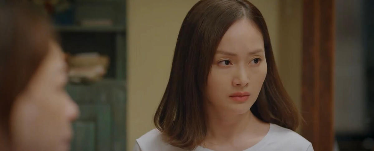 Vân Khánh hiến kế chia cắt tình cảm giữa cậu Vượng và bạn gái. Ảnh: CMH.