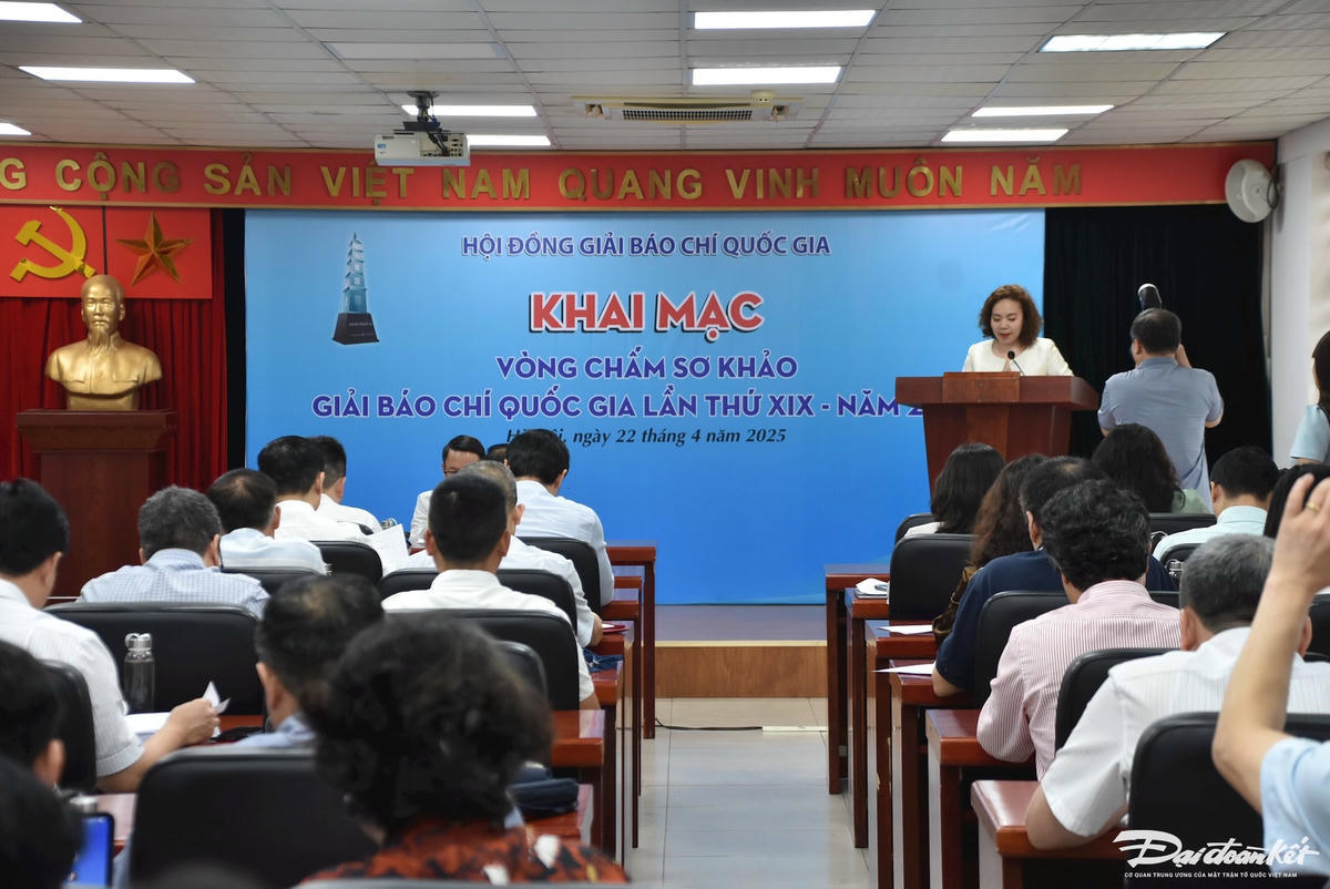 Hội đồng sơ khảo giải Báo chí Quốc gia lần thứ XIX - 2024 đã họp khai mạc Vòng chấm sơ khả. Ảnh: Hoàng Chiến