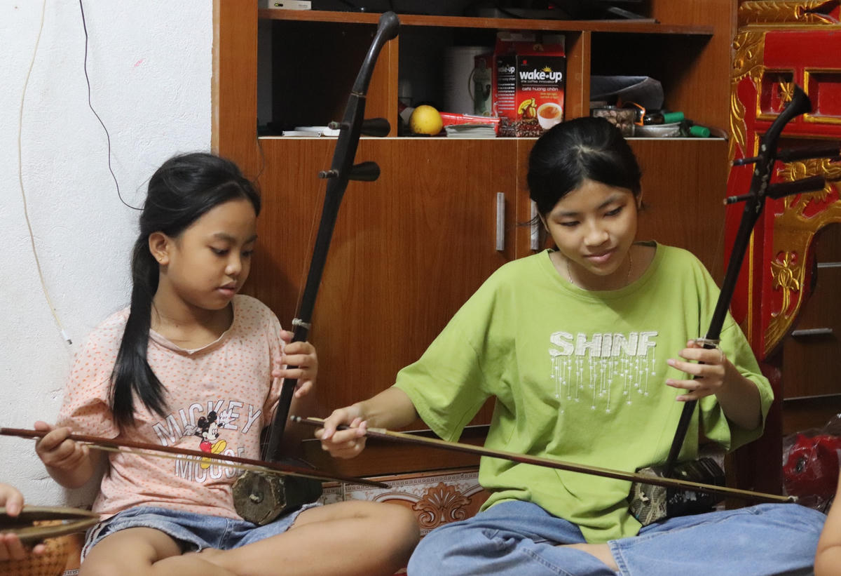 Thế hệ nối tiếp ở cái nôi hát xẩm huyện Yên Mô.