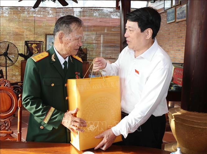 Chủ tịch nước Lương Cường: Lắng nghe nguyện vọng của người dân để tạo đồng thuận- Ảnh 5. Chủ tịch nước Lương Cường: Lắng nghe nguyện vọng của người dân để tạo đồng thuận- Ảnh 5.