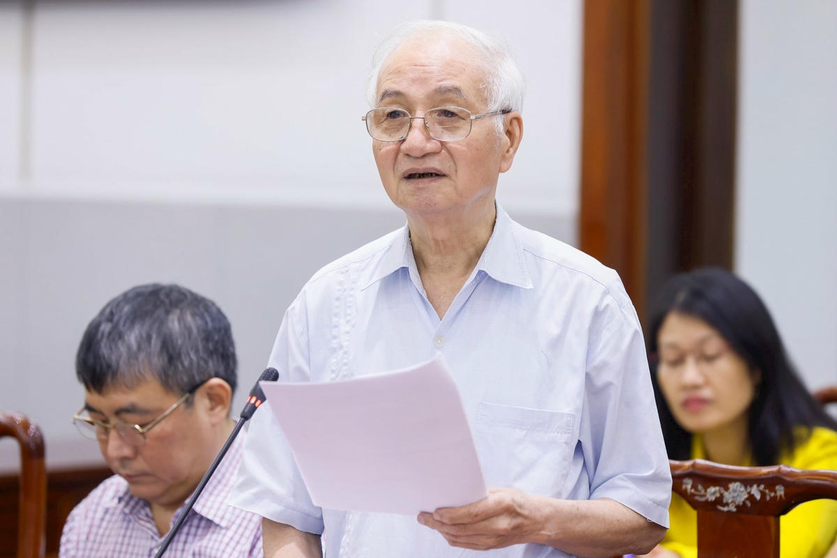 TS.KTS. Đào Ngọc Nghiêm, Phó Chủ tịch Hội Quy hoạch phát triển Đô thị Việt Nam phát biểu. Ảnh: Quang Vinh.