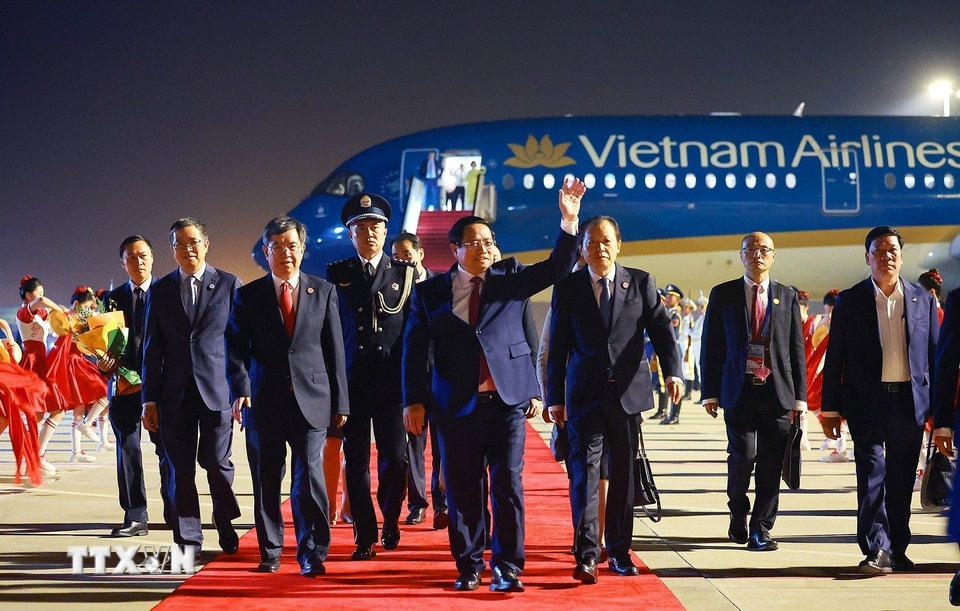 Thủ tướng Phạm Minh Chính đến Thiên Tân, bắt đầu chuyến tham dự Hội nghị Thượng đỉnh Tổ chức Hợp tác Thượng Hải (SCO) 2025. (Ảnh: Dương Giang/TTXVN)