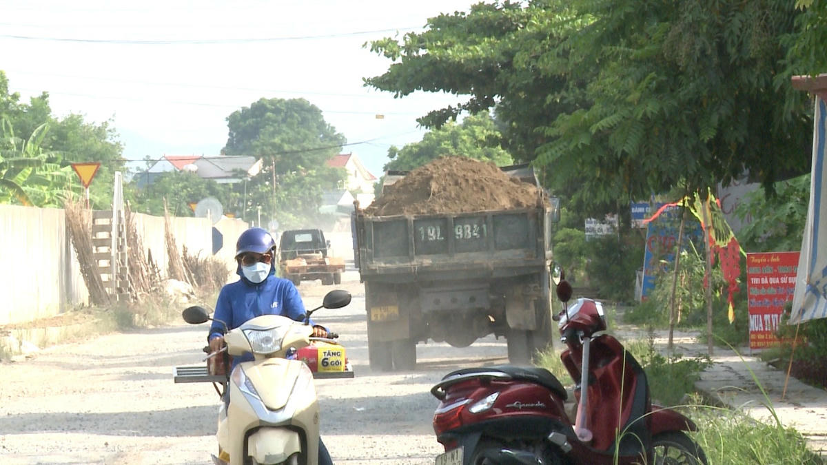 Dự án đang thi công thì bỗng dừng lại...