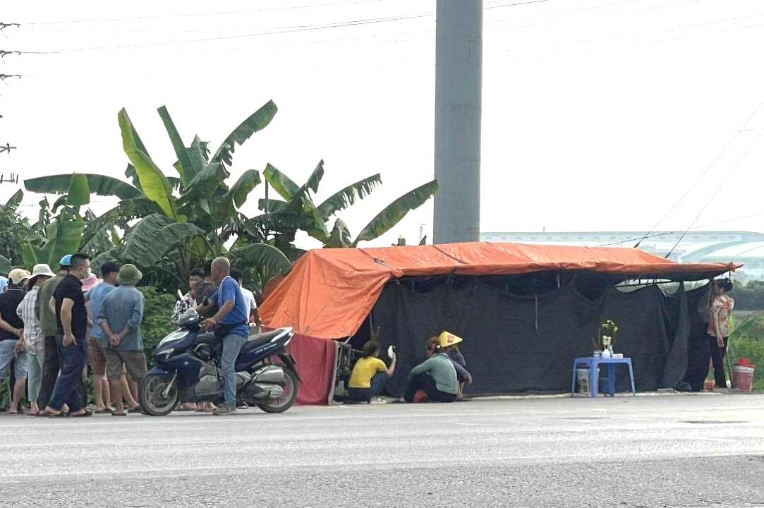 Hiện trường vụ án khiến nạn nhân Nga tử vong ven Quốc lộ 5 (ảnh: CTV).