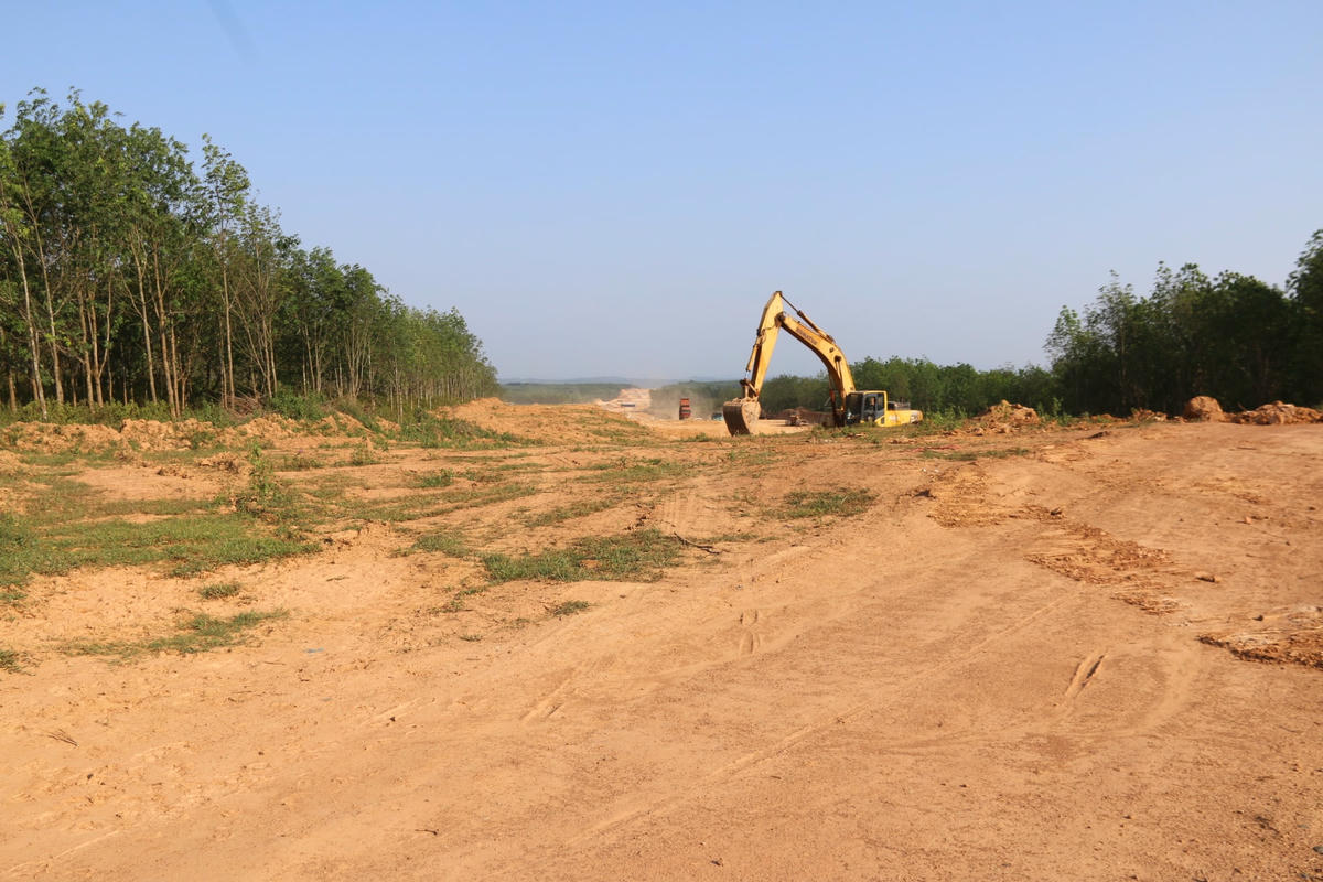 Dự án thành phần đoạn Vạn Ninh - Cam Lộ thuộc Dự án xây dựng công trình đường bộ cao tốc Bắc - Nam phía Đông giai đoạn 2021 - 2025 (cao tốc Vạn Ninh - Cam Lộ) được Bộ Giao thông vận tải phê duyệt tại Quyết định số 905/QĐ-BGTVT ngày 13/7/2022. Dự án có chiều dài khoảng 65,5Km; dự án điểm đầu khoảng Km 675+400 thuộc địa phận xã Vạn Ninh (huyện Quảng Ninh, tỉnh Quảng Bình) và điểm cuối khoảng Km 740+885 thuộc địa phận xã Cam Hiếu (huyện Cam Lộ, tỉnh Quảng Trị).