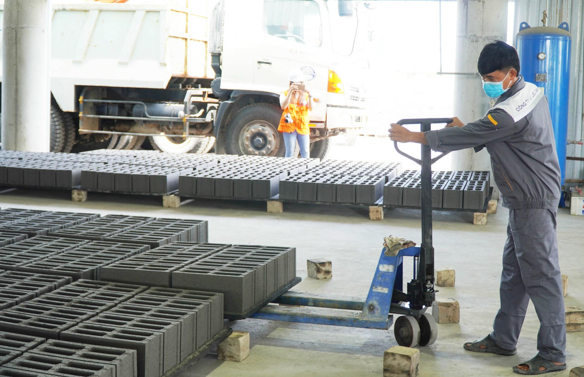 Hiện gạch không nung đang được ưu tiên xây dựng các công trình nhà nước.