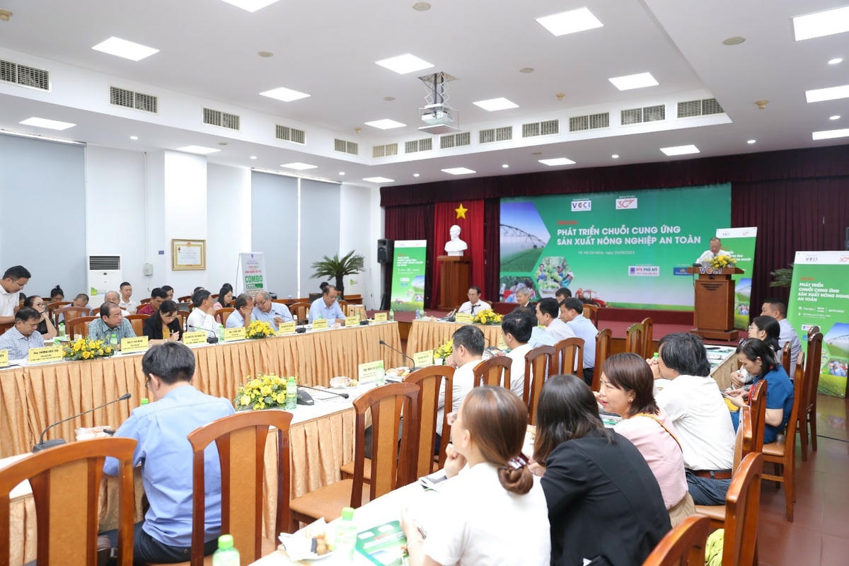 Toàn cảnh Diễn đàn.