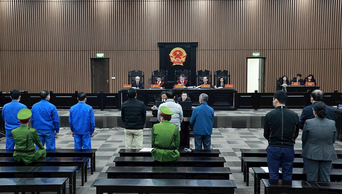 Các bị cáo tại tòa.