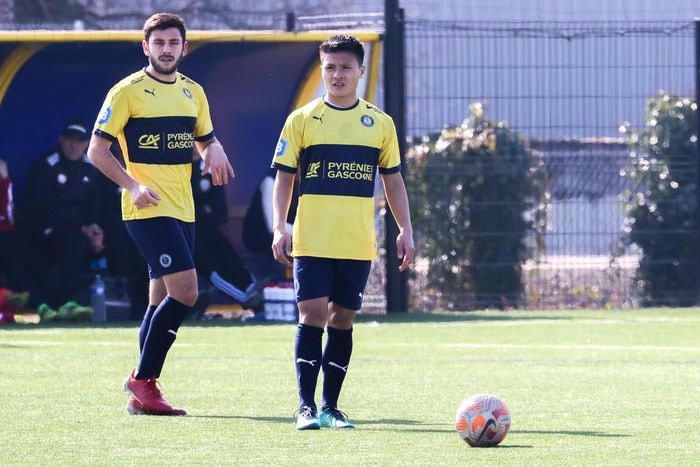 Quang Hải được thi đấu ở Pau B. Ảnh: La Republique des Pyrenees.