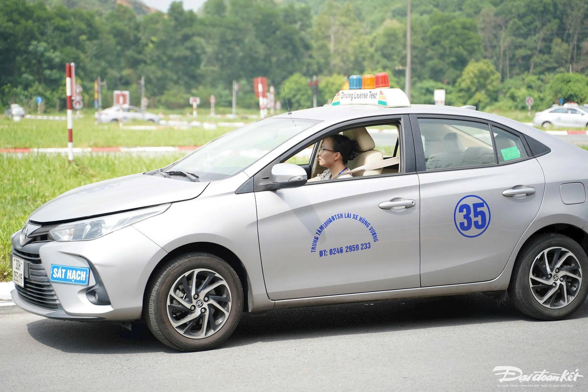 o phép thí sinh lựa chọn thứ tự nội dung thi đây là hình thức tạo điều kiện tốt nhất cho thí sinh.