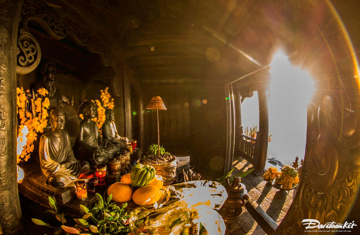 Yên Tử là nơi lưu giữ những giá trị văn hóa sâu sắc, kết tinh của Phật giáo Việt Nam, nơi con người tìm về sự thanh tịnh giữa bộn bề cuộc sống. Ảnh: Nguyễn Quý.