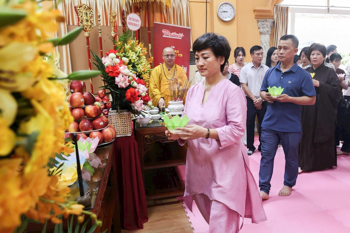 Bà Phan Minh Thu - Nhà sáng lập Senplus, Phó trưởng Ban Tổ chức sự kiện, Phó Ban Giám khảo cuộc vận động sáng tác