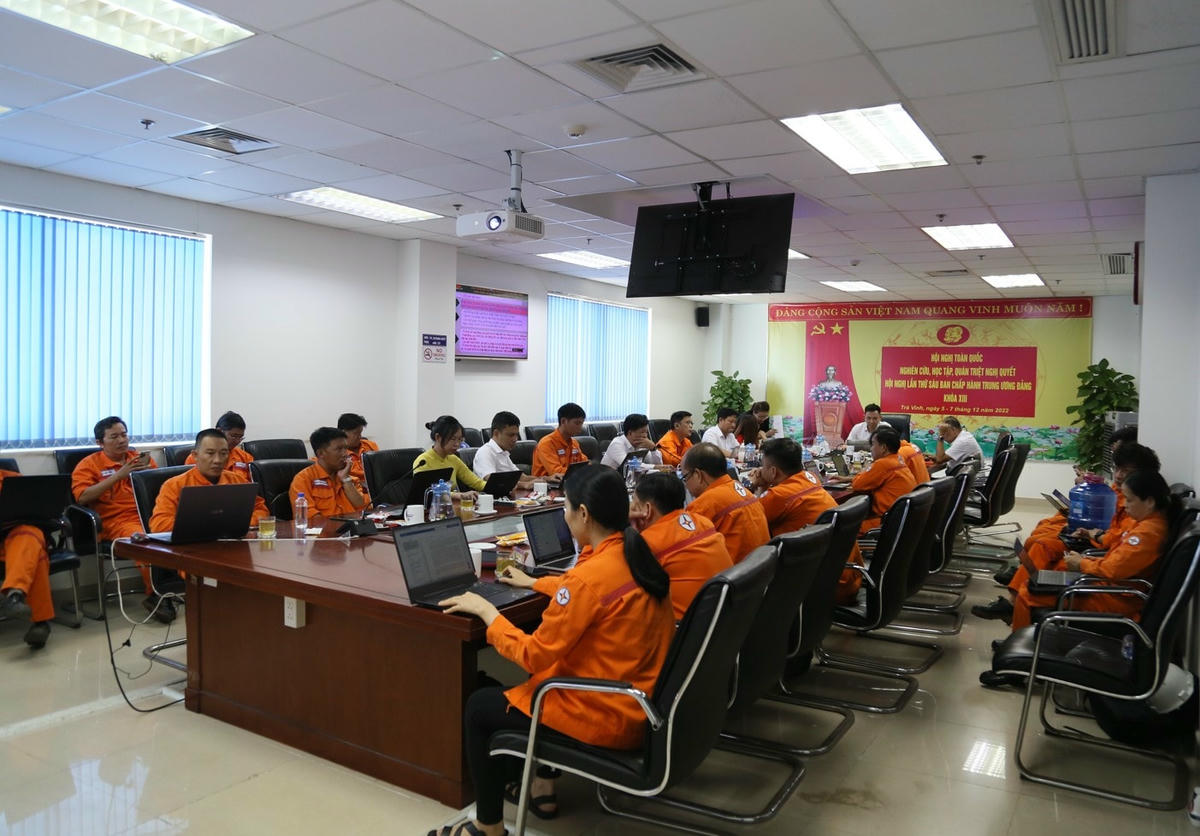 Đảng bộ Bộ phận Công ty tham gia Hội nghị toàn quốc Nghiên cứu, học tập, quán triệt nghị quyết Hội nghị lần thứ sáu Ban chấp hành TW Đảng khóa XIII.