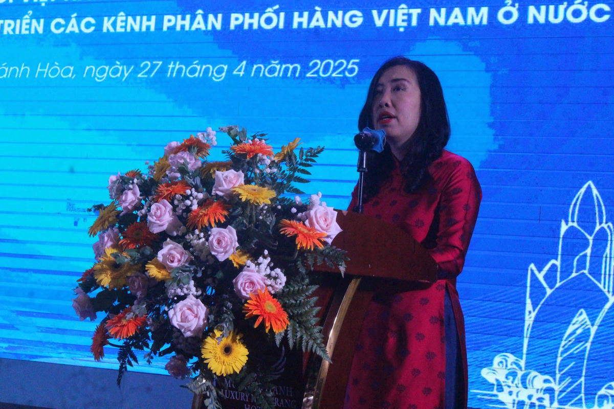 Bà Lê Thị Thu Hằng, Thứ Trưởng Bộ Ngoại giao đang phát biểu khai mạc tại hội nghị (ảnh Thùy Trang).