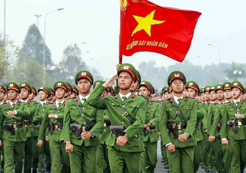 Khối sỹ quan Cảnh sát Nhân dân tập luyện diễu binh. (Ảnh: Phạm Kiên/TTXVN) ttxvn_duyet binh dien bien (4).jpg