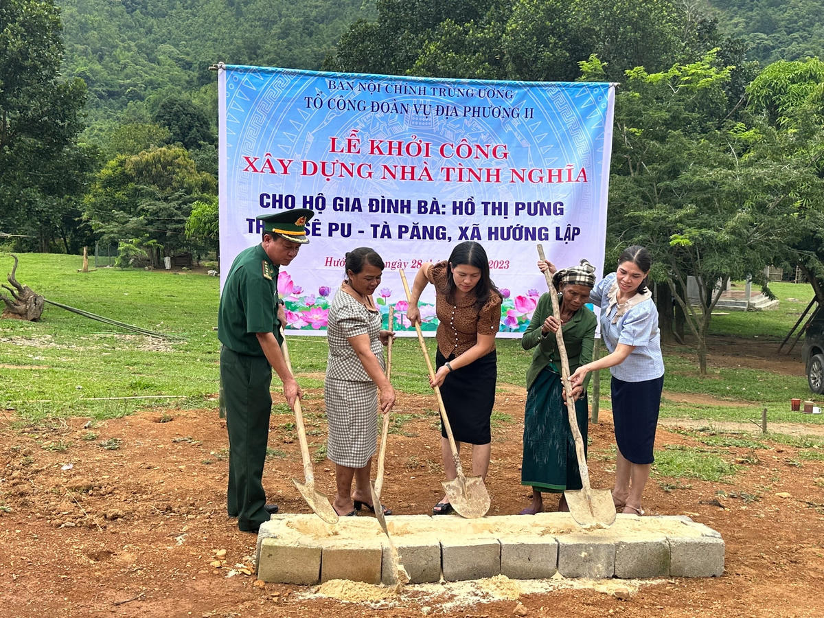 Quang cảnh lễ khởi công.