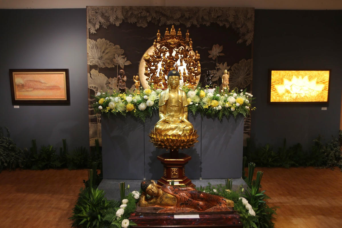 Vesak là sự kiện trọng đại, thiêng liêng được tổ chức hàng năm của Tăng Ni, Phật tử trên toàn thế giới. Đại lễ Vesak kỷ niệm ba sự kiện trọng đại trong cuộc đời của Đức Phật Thích Ca Mâu Ni gồm Đức Phật đản sinh, Thành đạo và nhập Niết-bàn.