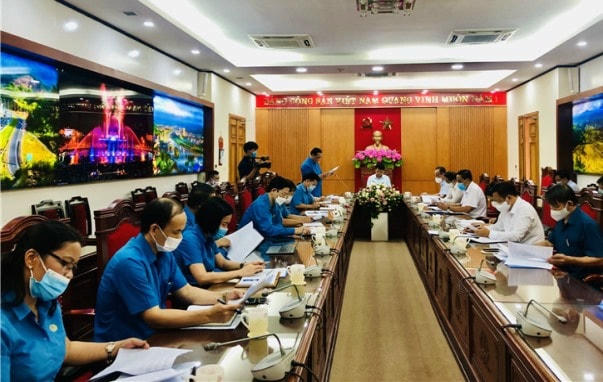 Thường trực Tỉnh ủy làm việc với Ban Thường vụ Liên đoàn Lao động tỉnh Lào Cai.