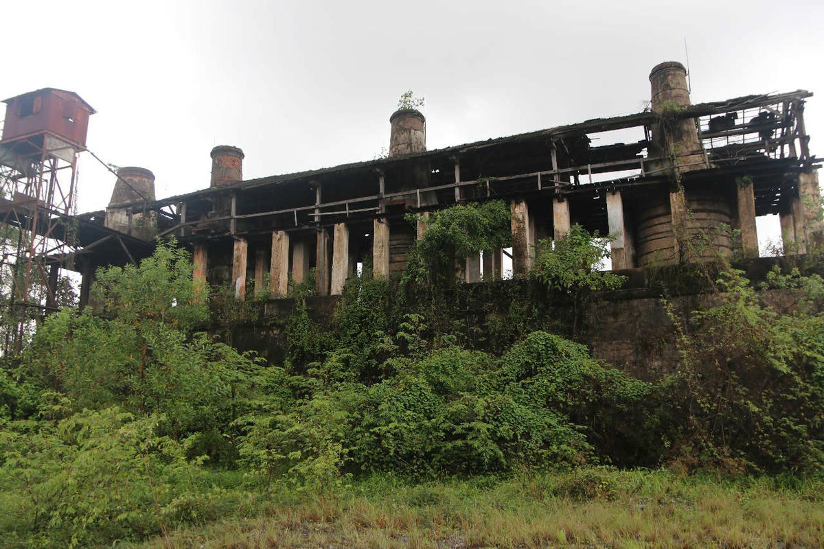 Theo Sở Xây dựng thành phố Huế, sau khi nhà máy xi măng Long Thọ di dời đến nơi khác, trong khuôn viên vẫn còn tồn tại một tháp nước và hệ 5 lò nung vôi cổ xưa gắn với tháp chuyển vật liệu. Trong đó, hệ 5 lò vôi được đánh giá là công trình kiến trúc tiêu biểu cho thời kỳ đầu ngành công nghiệp của thành phố Huế, nên được đề xuất giữ lại nhằm bảo tồn, phát huy giá trị để giới thiệu đến người dân và du khách.