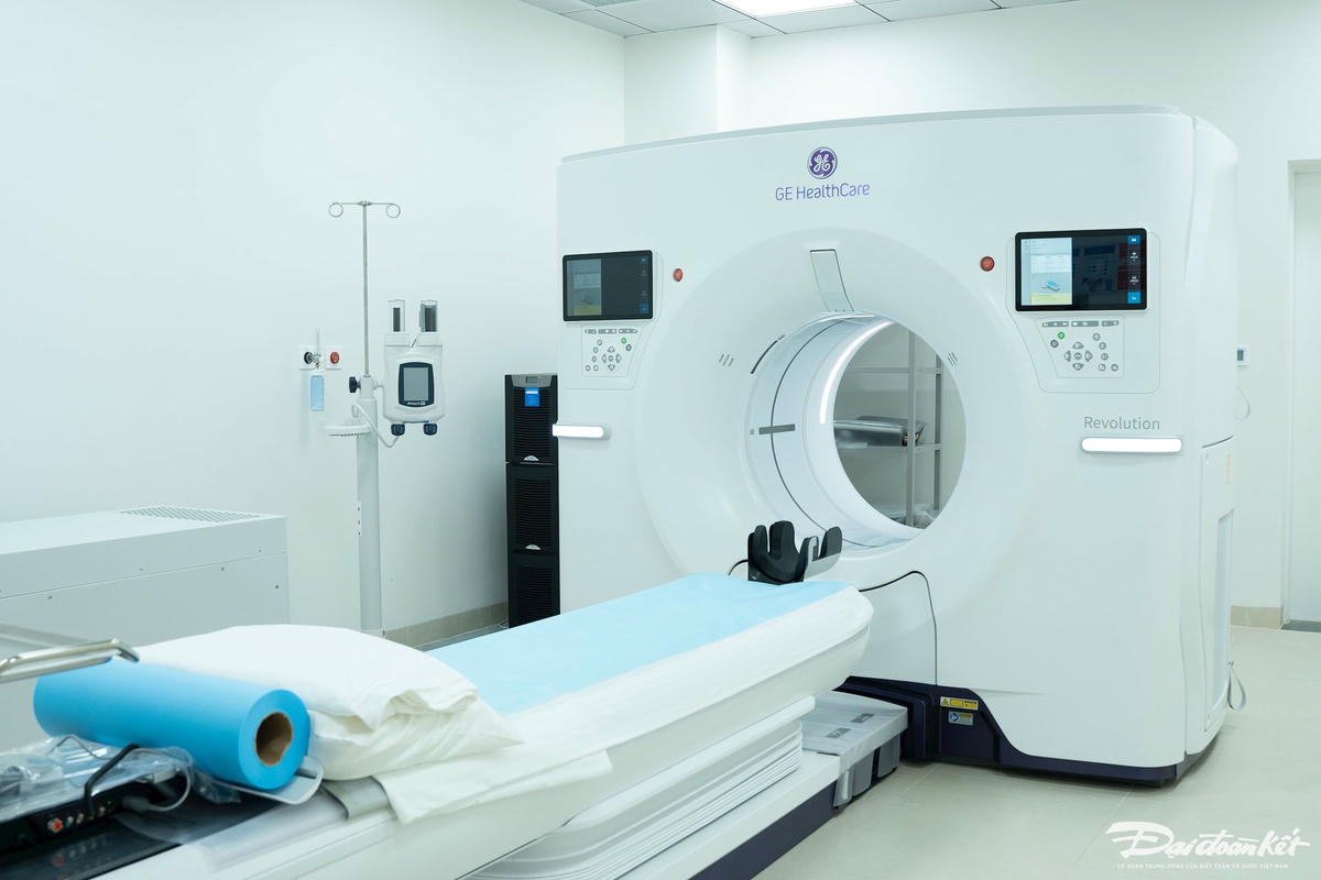 MRI 3.0 Tesla Signa Hero (GE Healthcare) tích hợp AI chụp tim nhanh – an toàn với liều xạ siêu thấp, kể cả phụ nữ mang thai