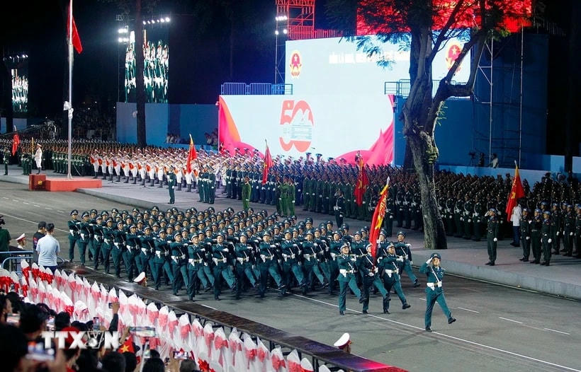 Các khối của Lực lượng Quân đội nhân dân tham gia sơ duyệt lễ diễu binh, diễu hành kỷ niệm 50 năm Ngày Giải phóng miền Nam thống nhất đất nước. (Ảnh: Thanh Vũ/TTXVN)