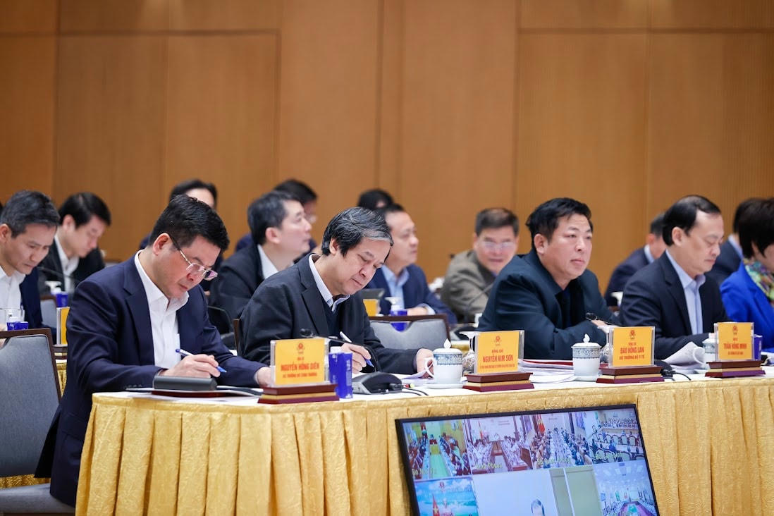 Thủ tướng: Không có giới hạn trong cắt giảm thủ tục hành chính- Ảnh 4. Thủ tướng: Không có giới hạn trong cắt giảm thủ tục hành chính- Ảnh 4.