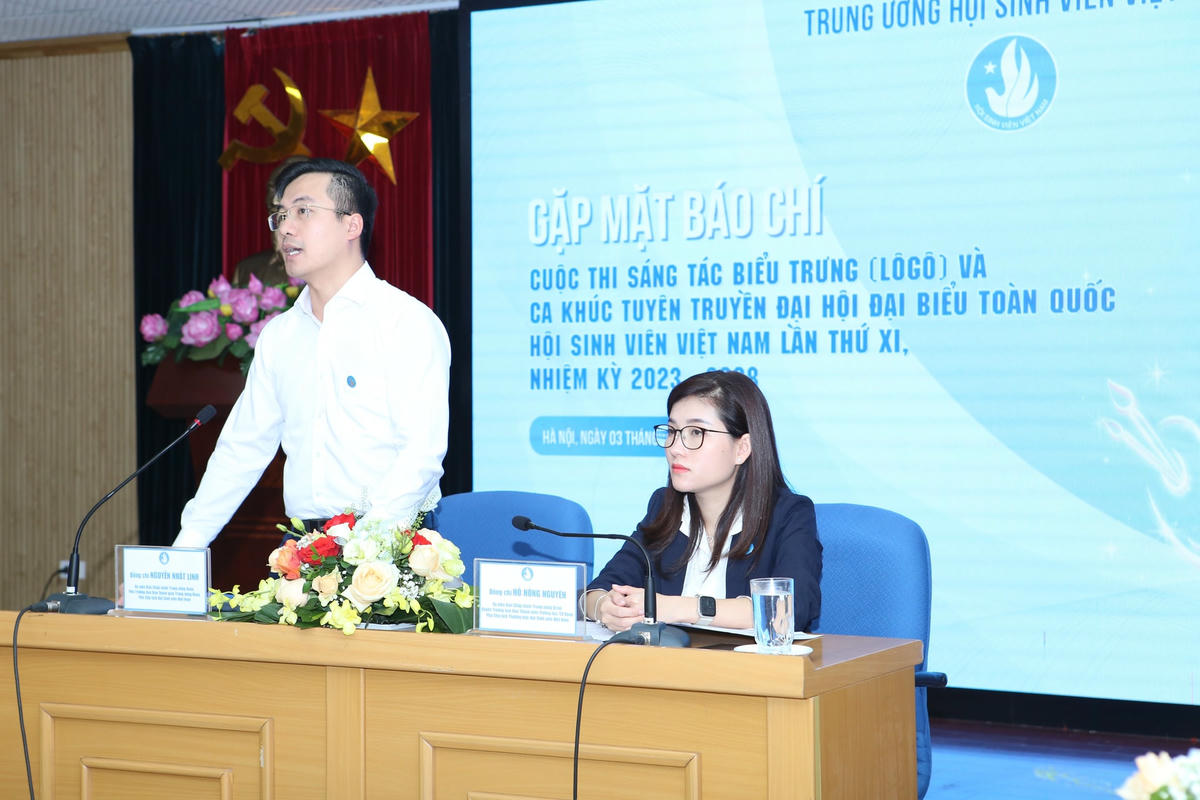 Ban tổ chức trao đổi và giải đáp các thắc mắc của các cơ quan báo chí.