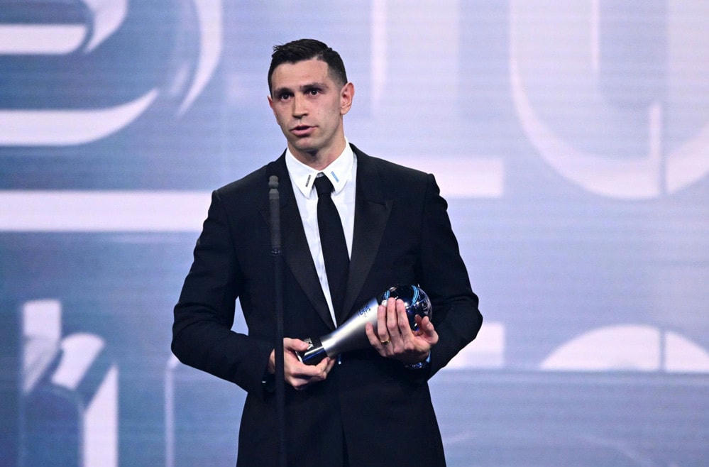 Emiliano Martinez nhận danh hiệu Thủ môn xuất sắc nhất